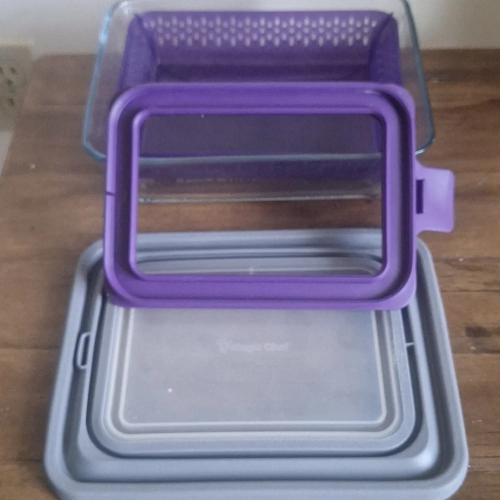 Magic Chef 6-cup Steam Purple Microwave Glass Cookware & Storage Container